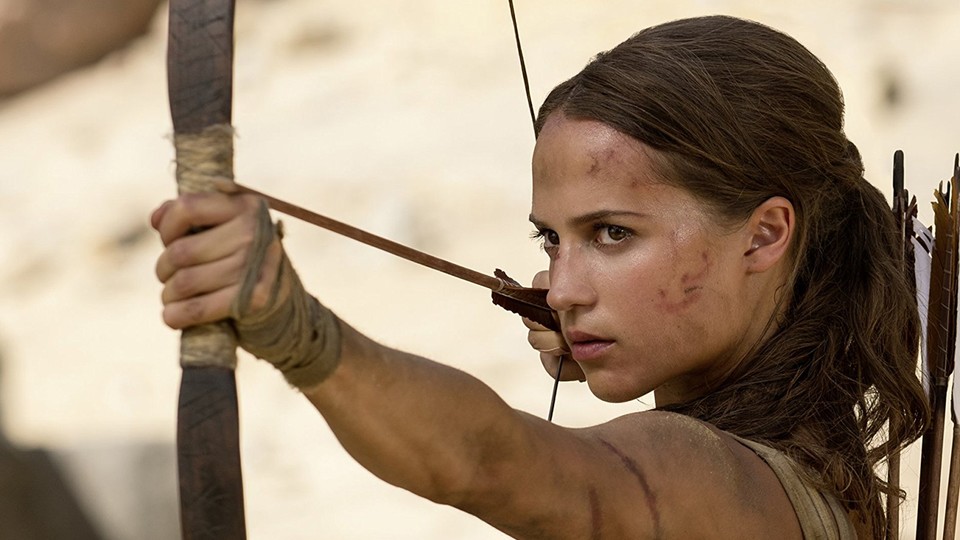 Neue Set-Bilder zur Spiele-Verfilmung Tomb Raider zeigen Lara Croft in Action.