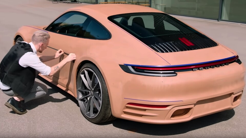 Einen echten Eindruck gewinnen Designer nur, wenn sie das Auto in Lebensgröße vor sich sehen. (Bild: Business Insider)