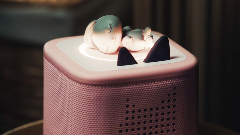 Die neue Toniebox 2 kann viel mehr - sie dient auch als Nachtlicht und lädt zum spielenden Lernen ein!