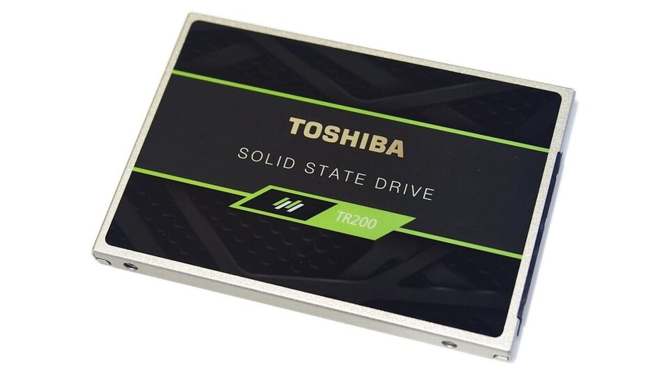 Die Toshiba TR200 SSD ist für die SATA-Schnittstelle vorgesehen.