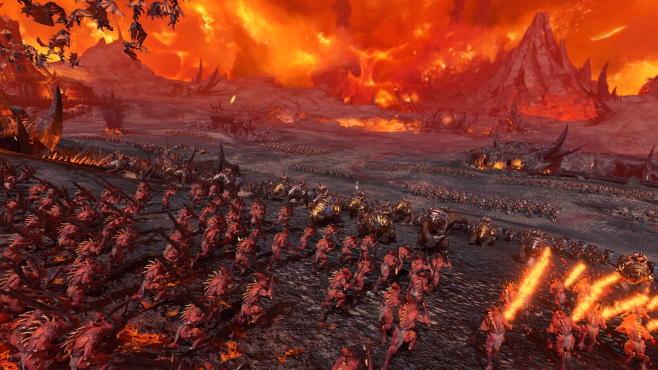 Heerscharen an Dämonen treffen auf die entschlossenen Soldaten aus Kislev. In Warhammer 3 herrscht Endzeitstimmung. 