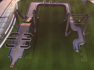So sieht die Strecke von oben aus. Es sind nur ein paar Kurben und Steigungen, was für Trackmania noch sehr geerdet ist. Dennoch ist sie sehr beliebt.