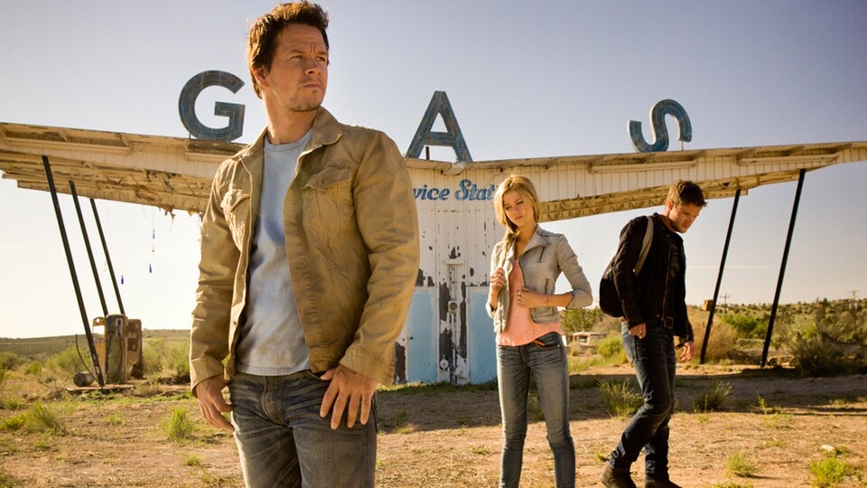 Mark Wahlberg schlüpft für Michael Bay in Transformers 5 erneut in seine Rolle als Cade Yaeger.