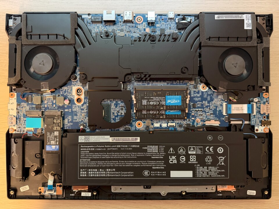 Im Inneren des T6 V3.5 befinden sich ein (zu) kleiner Akku und ein sehr effektives Kühlsystem.