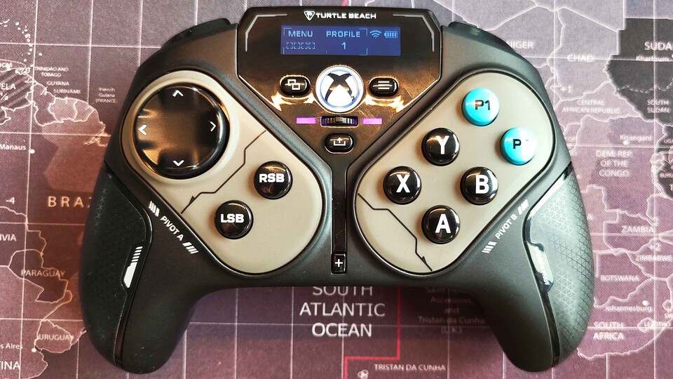 Für manche Charaktere greife ich dann doch lieber zu einem Fightpad, wie dem Turtle Beach Stealth Pivot.