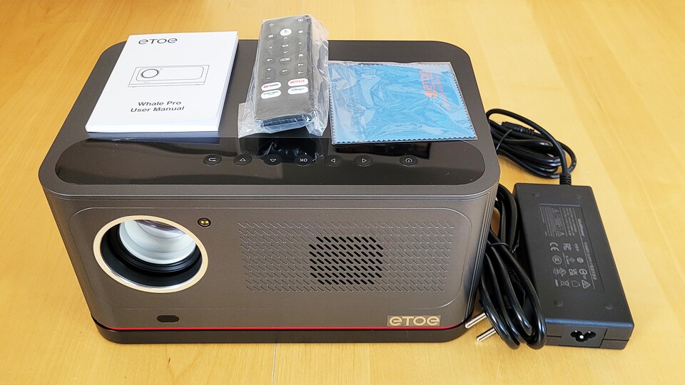 Wenn ihr den Beamer bei geekbuying.com bestellt, erhaltet ihr zusätzlich eine Leinwand dazu.