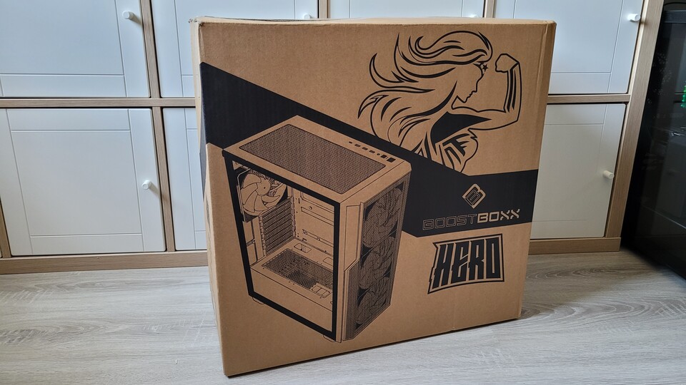 Der Gaming-PC kommt sicher verpackt im Karton des PC-Gehäuses an, der in einem weiteren, größeren, Karton steckt.
