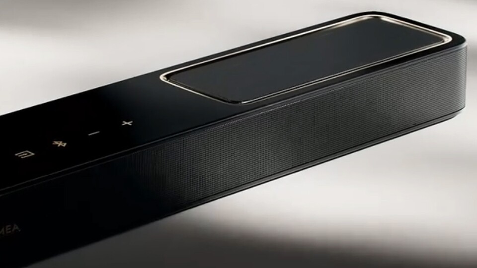 Auch bei diesem Soundsystem ist eine Soundbar das Herzstück.