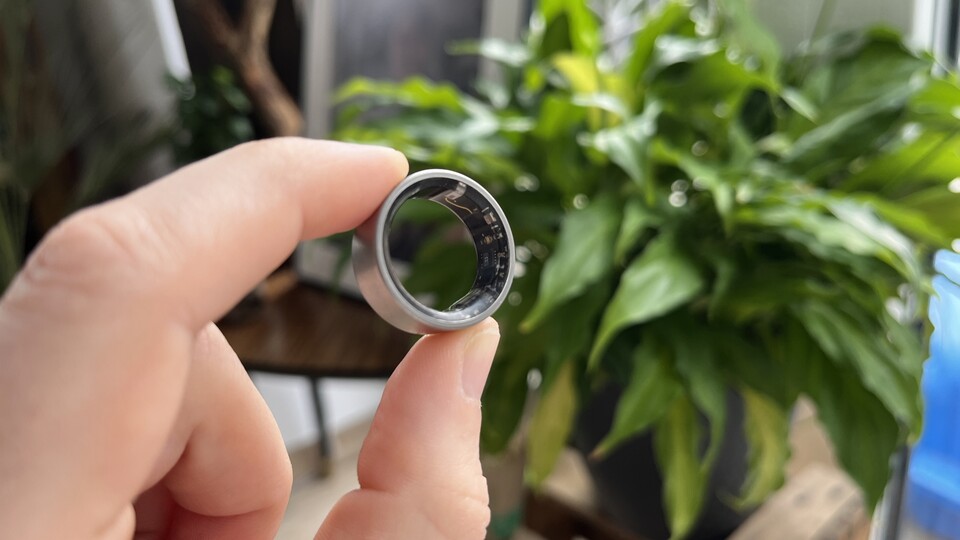 Diesen kleinen smarten Helfer trug ich 60 Tage lang am linken Ringfinger (Ultrahuman Air). Quelle: M. Kämpfer, GameStar Tech.