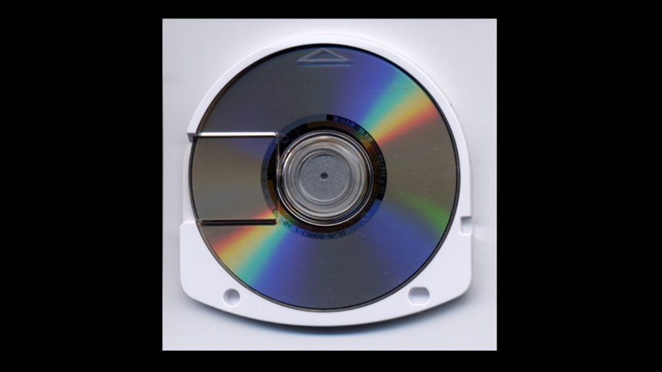 Das Disc-Format ähnelt der Größe von Gamecube-Spielen, jedoch waren die UMDs von einer Plastikhülle umschlossen. (Bild: Takobou über Wikipedia)