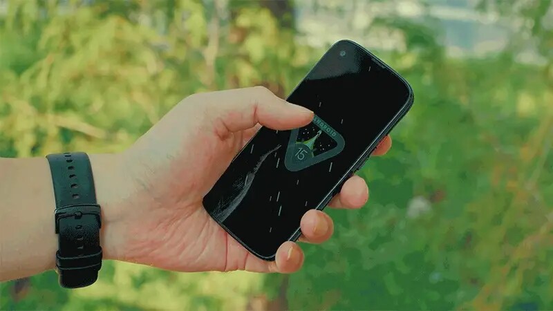Von vorne erinnert das Handy ein wenig an das Google Nexus 5. (Bildquelle: Unihertz)