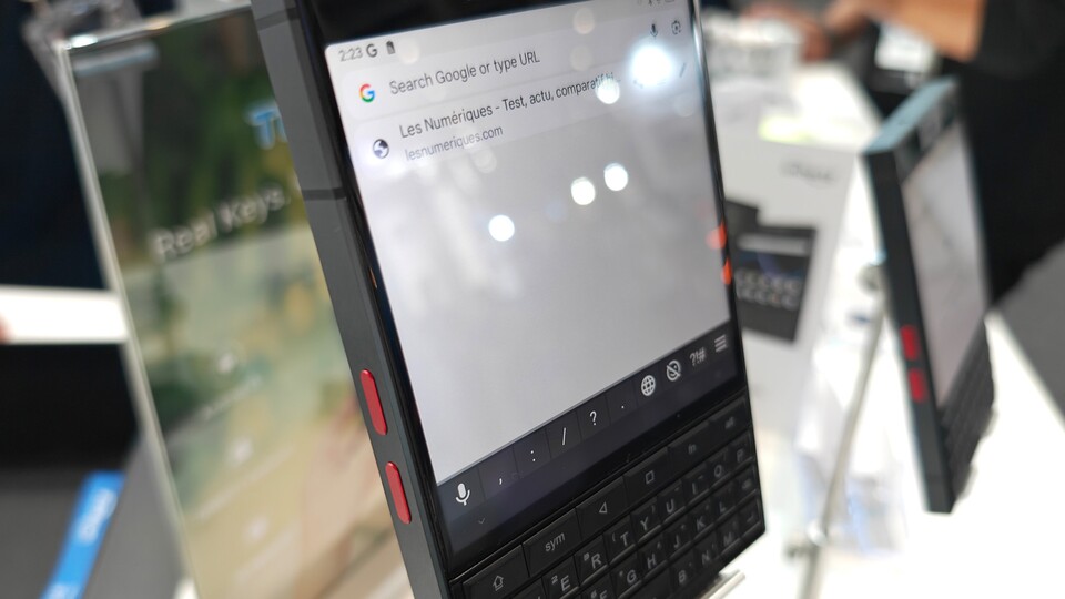 Smartphone mit physischer Tastatur? Gibt’s noch! (Bildquelle: Patrick Fernando SchneiderGameStar Tech)