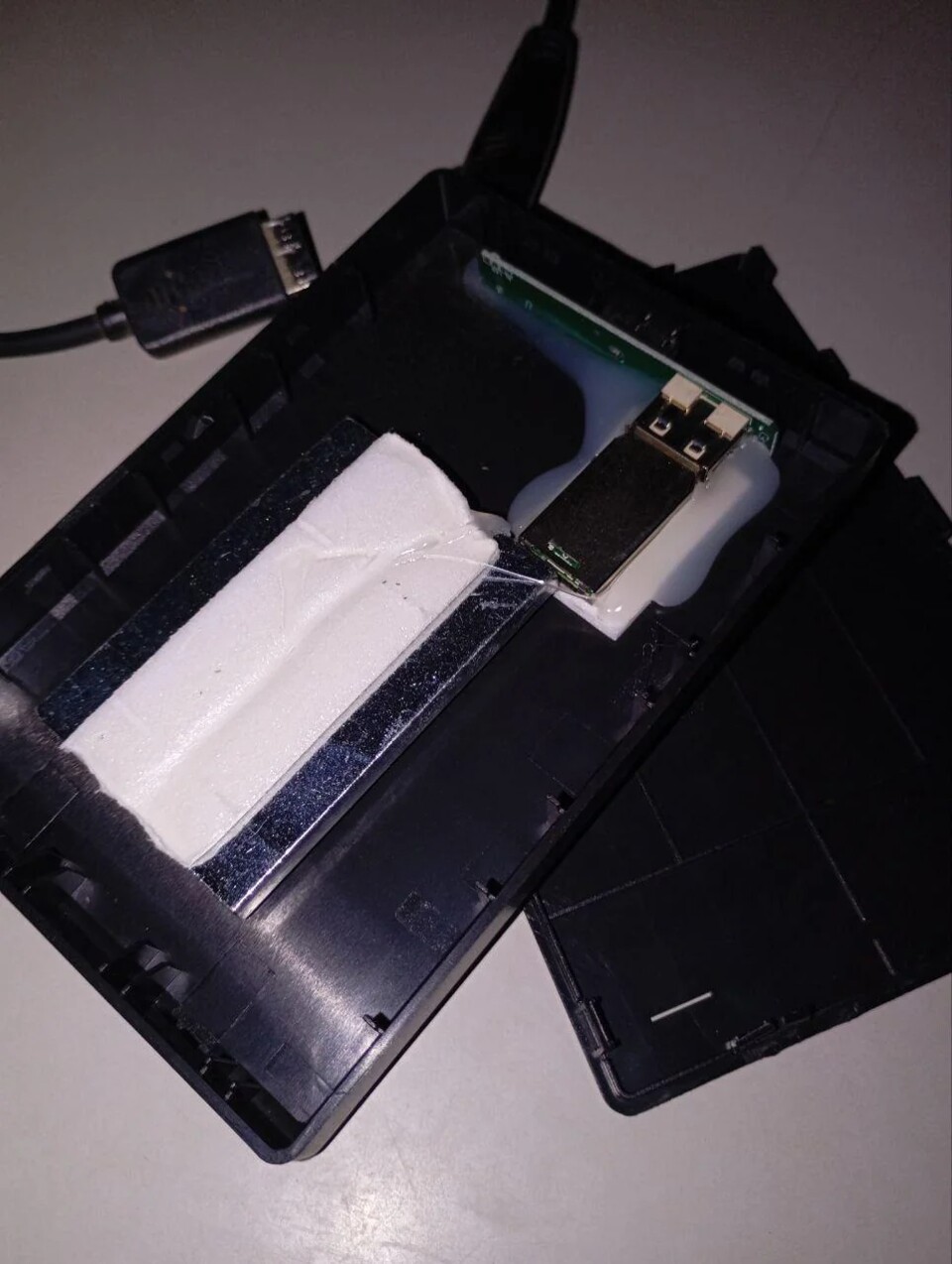 Another fake drive with a slightly different structure. (Source: Reddit)