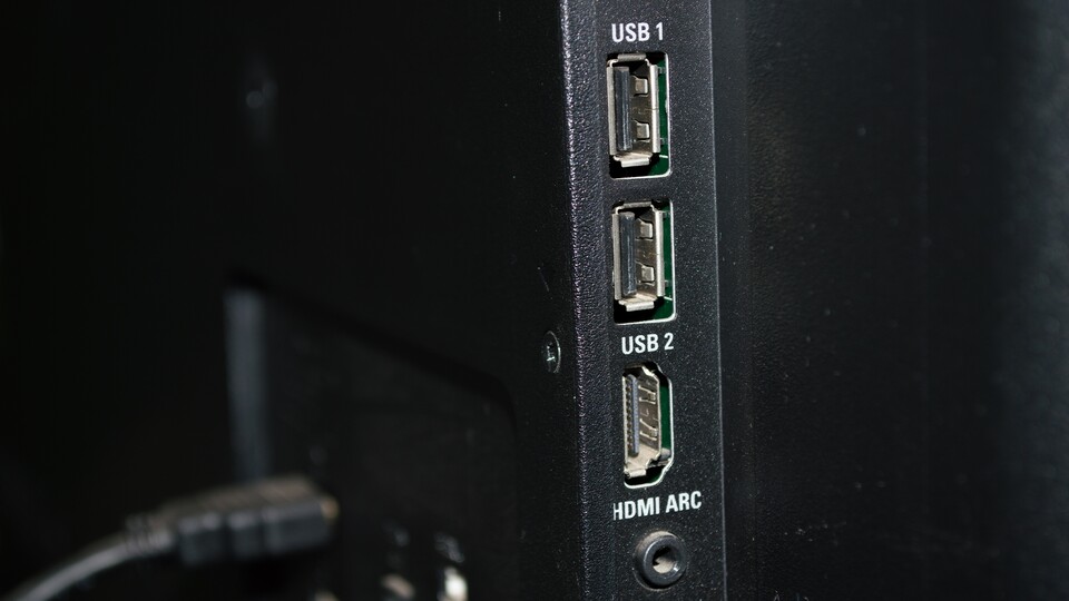 USB-Anschlüsse am TV könnt ihr für vielerlei Aufgaben nutzen. (Bild: Lidia - adobe.stock.com)