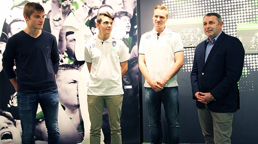 Das E-Sport Team vom VfL Wolfsburg hat sich von Kameras begleiten lassen und zeigt, wie der Alltag der Profi-Fifa-Spieler aussieht. 