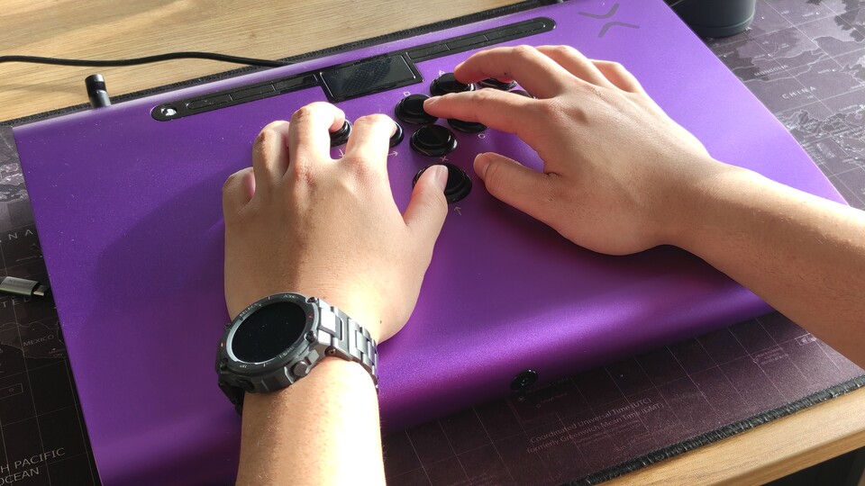 Die Tasten sind normalerweise ergonomisch angeordnet.