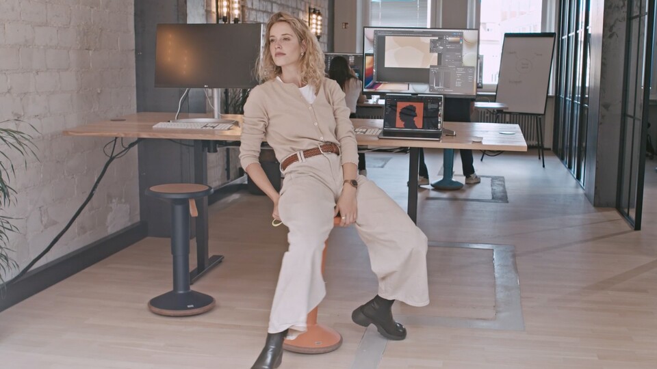 Eine deutsche Marke für Bürostühle zeigt mit dem Eco UP einen praktischen + nachhaltigen Hocker