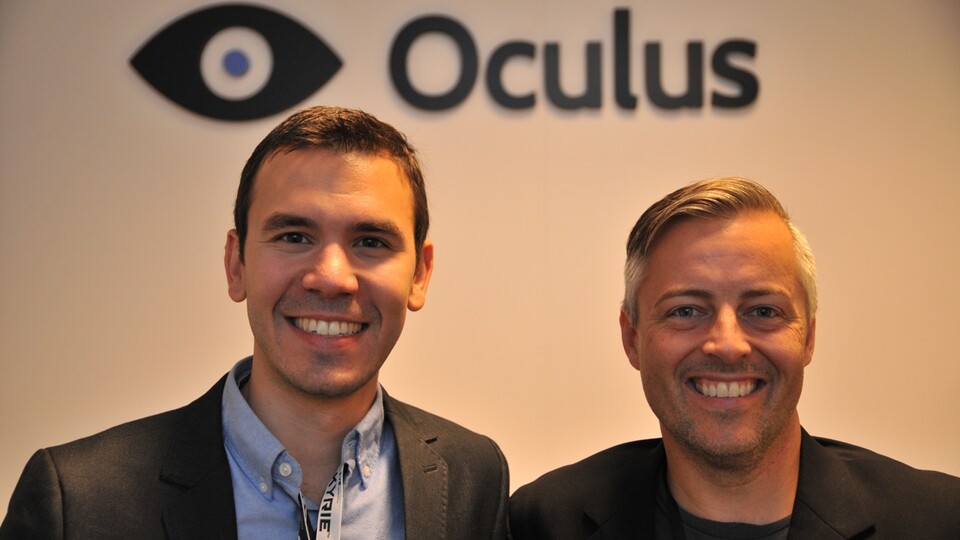 Produkt-Vizechef Nate Mitchell (l.) und Aaron Davies (r.), Direktor für Entwicklerbeziehungen, präsentierten uns die neue Entwicklerversion von Oculus Rift.