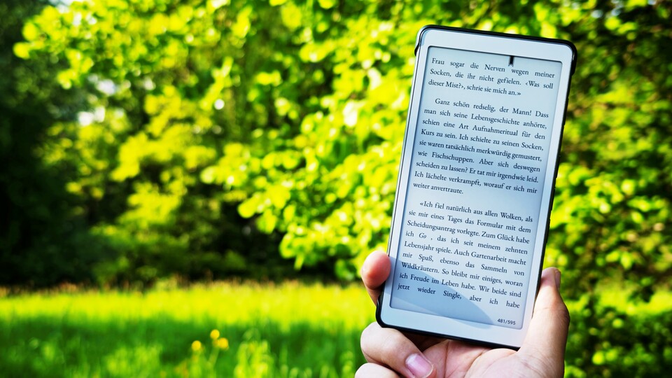 Mein E-Reader passt sogar in die Hosentasche. (Bildquelle: Duy Linh DinhGameStar Tech)