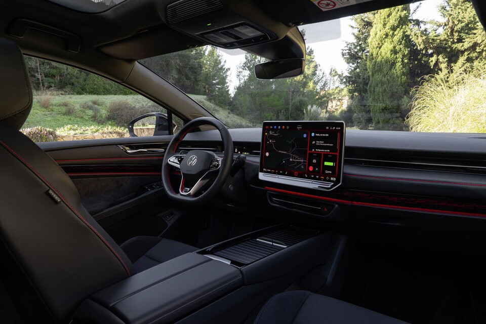 VW überzeugt im norwegischen Test mit dem ID.7 GTX Tourer und bietet mehr Reichweite als angegeben. Aber viel wichtiger: Wäre ein RTX-Modell für Gamer nicht auch spannend? Mit Raytracing vielleicht? Bildquelle: VW