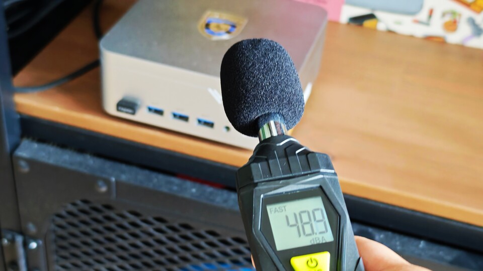 Knapp 50 dB habe ich bei dem Mini-PC unter Volllast gemessen. (Bildquelle: Duy Linh DinhGameStar Tech)