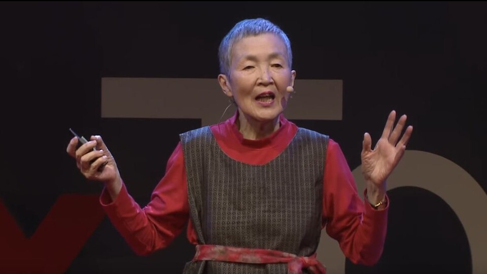 Masako Wakamiya auf dem TEDx-Event 2014. Die heute 81-jährige hat nun ihr erstes Mobile-Game für iOS veröffentlicht.