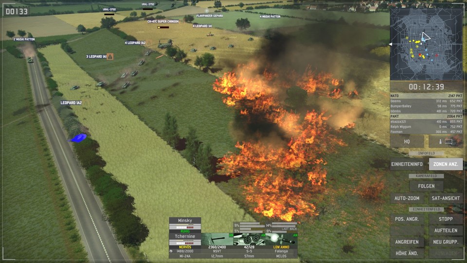 Feuer breitet sich selbstständig aus und stellt ein Hindernis für Fahrzeuge und Infanterie dar.