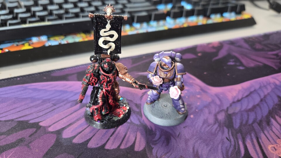 Und hier der fertige Mini! Die winzigen Punkte sind kein Staub, sondern eine Glitzerlackierung, aber das kommt auf dem Bild nicht so gut rüber.