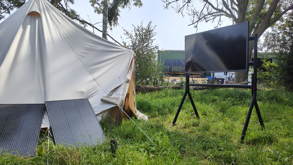 Kurzurlaub im eigenen Garten: Dank Powerstation gibt es selbst abseits vom Stromnetz genug Energie für den täglichen Luxus.