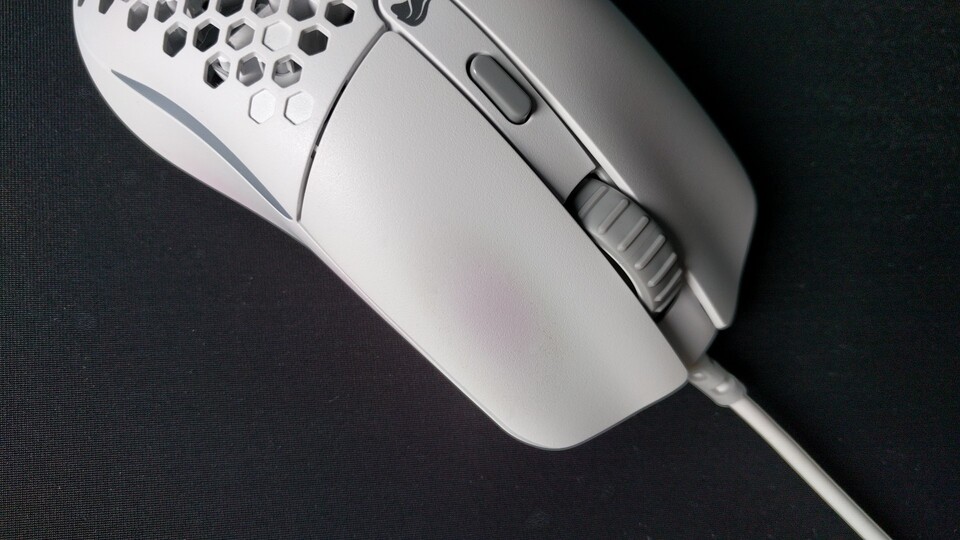 Manchmal verschwinden die Verfärbungen auch wieder oder lassen sich entfernen. (Bildquelle: Nele WobkerGameStar Tech)