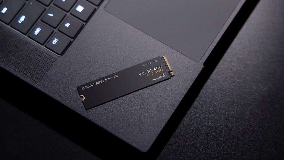 Die kleine aber feine SN7100 passt in jeden herkömmlichen NVMe-Steckplatz und entfaltet ihre ganze Leistung mit PCIe 4.0.