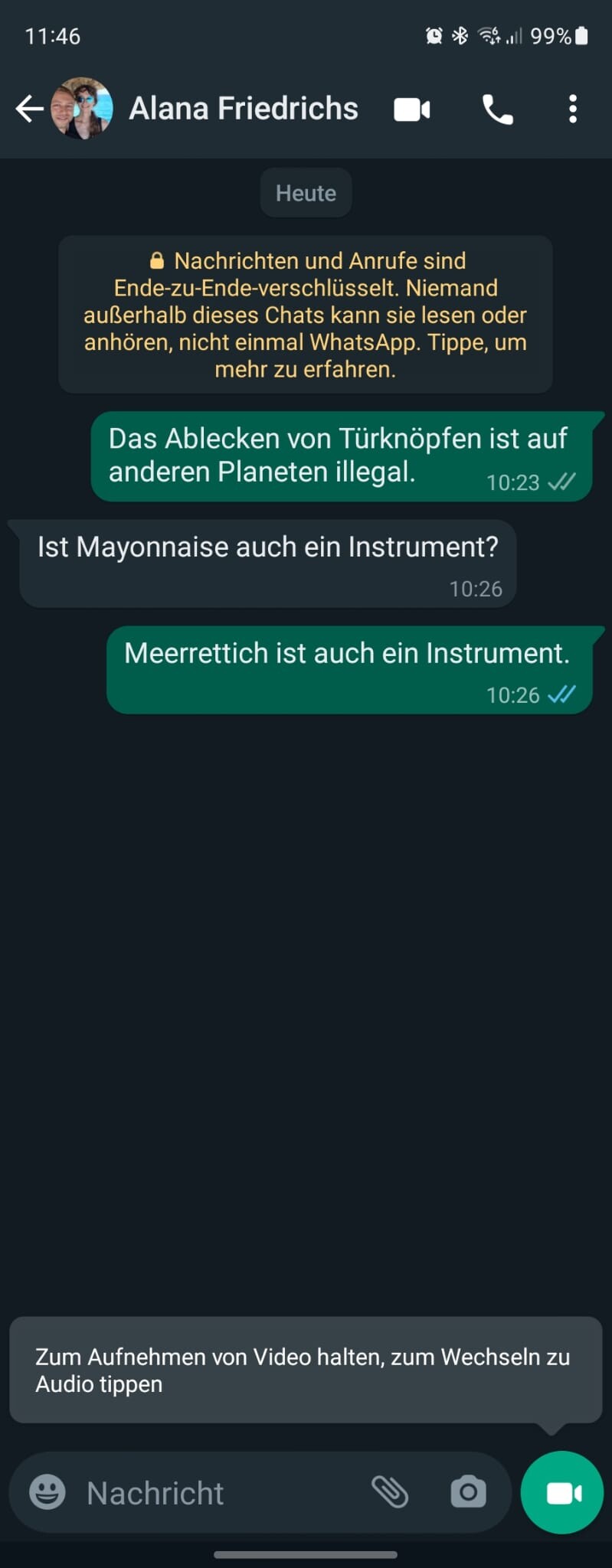 Unten rechts aktiviert ihr den »Video-Modus« zur WhatsApp-Aufnahme.
