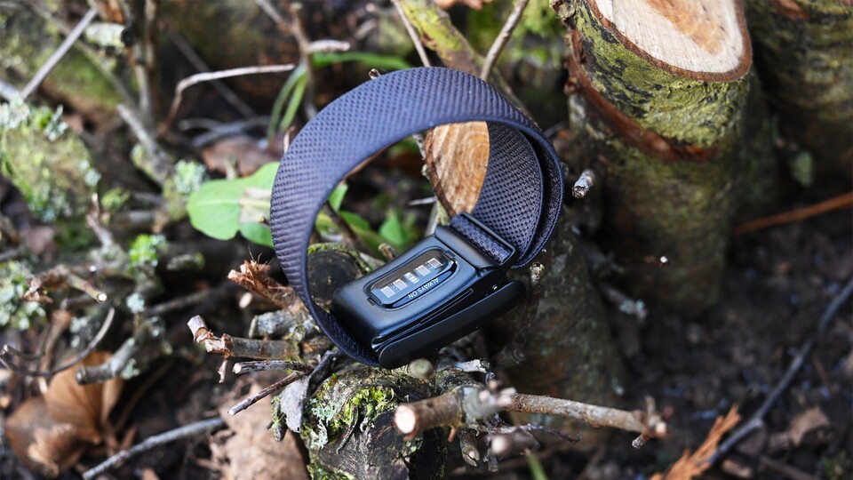 Die teurere MG-Version des Whoop-Armbands liefert euch ein echtes medizinisches EKG und schätzt im Alltag euren Blutdruck. (Bildquelle: Fernando SchneiderGameStar)