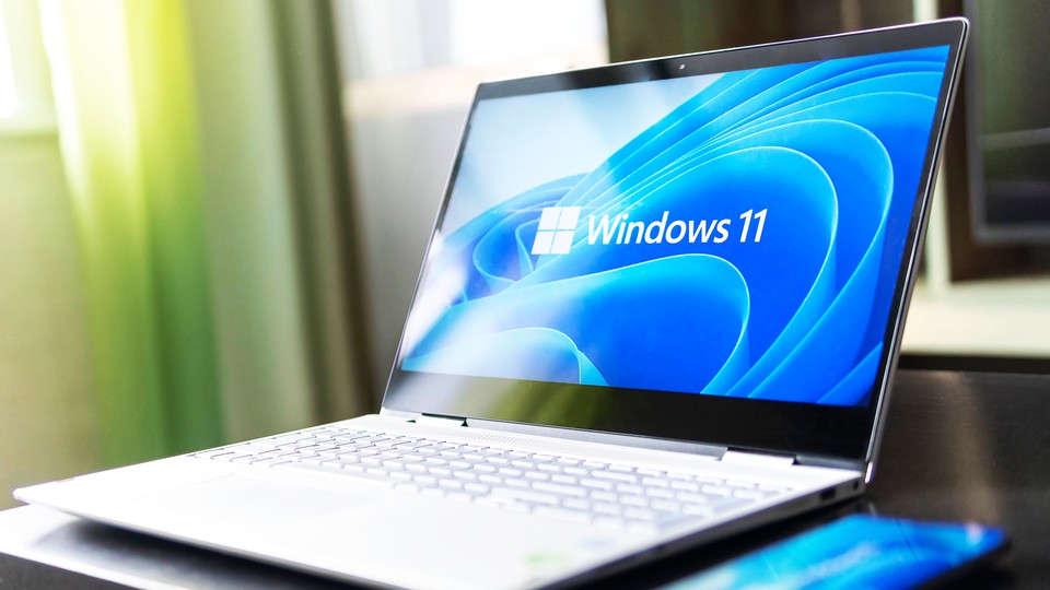 Windows 11 kann mit Keys günstig auf vielen Geräten installiert werden - doch wie legal sind sie? (Bild: diy13 über Adobe Stock)