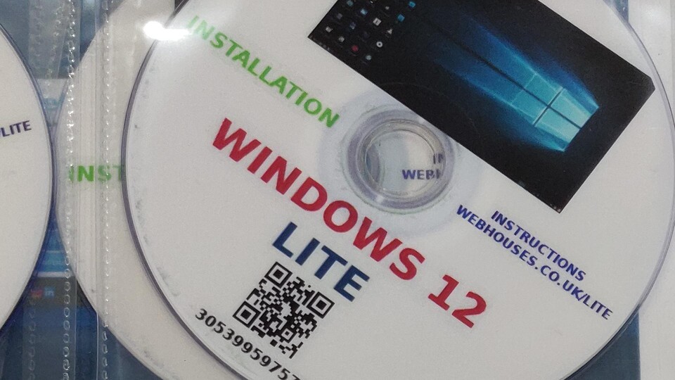 Neben der Variante als Installations-DVD gibt es das so genannte »Windows 12 Lite« laut der passenden Webseite auch auf vorbereiteten USB-Sticks, um entsprechende Angebote sollte man aber generell einen Bogen machen.