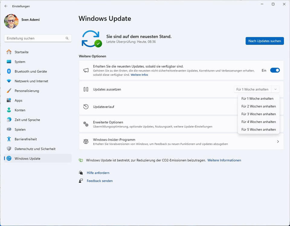 Mit Windows 11 Home kann man Updates für eine Woche aussetzen, was aber nicht wirklich ausreichend ist, bis der jeweilige Fehler überhaupt anerkannt und behoben wurde.