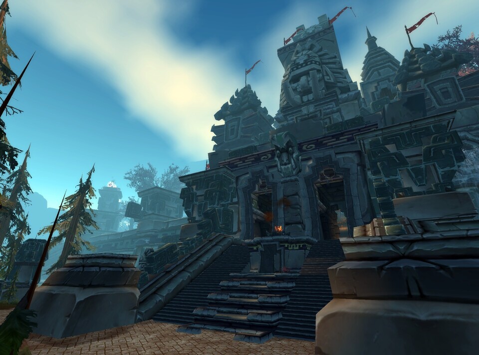 Noch weiter nördlich liegt Zul'Drak. Hier sind die Drakkari-Eistrolle zu Hause, die einige Spieler vielleicht noch aus Warcraft 3 und The Frozen Throne in Erinnerung haben. Das Bild zeigt ein typisches Zul'Drak-Gebäude von außen.