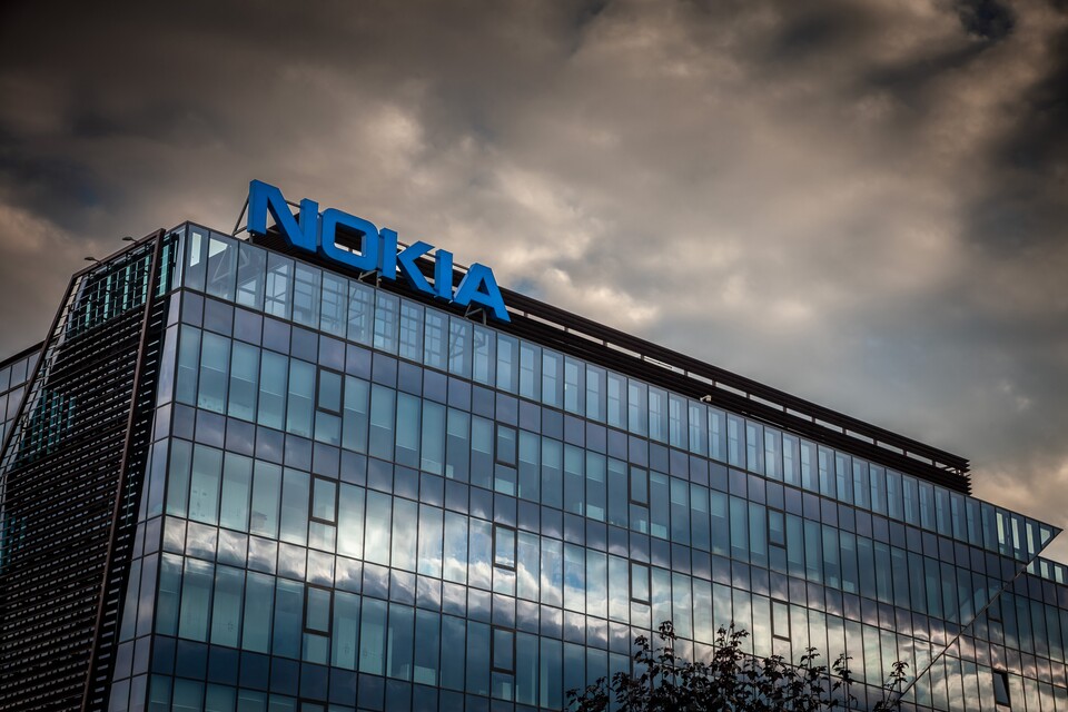 Zwischen 1992 und 2000 explodierte der Aktienkurs von Nokia regelrecht. (Quelle: Adobe Stock Jerome)
