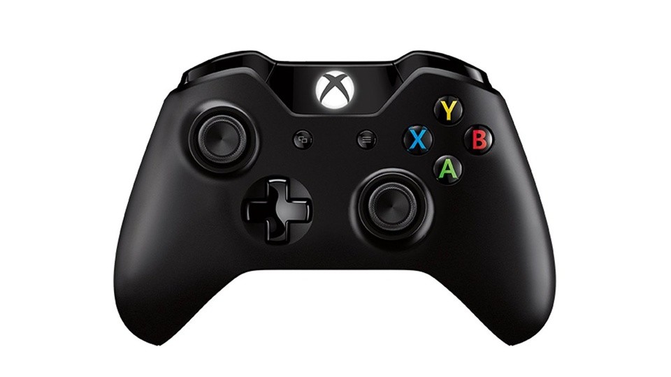 Microsoft behält die bewährte Form des zu Recht sehr beliebten Xbox-360-Controllers bei und verändert das bewährete Design nur stellenweise – etwa beim nun brauchbaren digitalen Steuerkreuz oder mit den neuen Force-Feedback-Triggern.