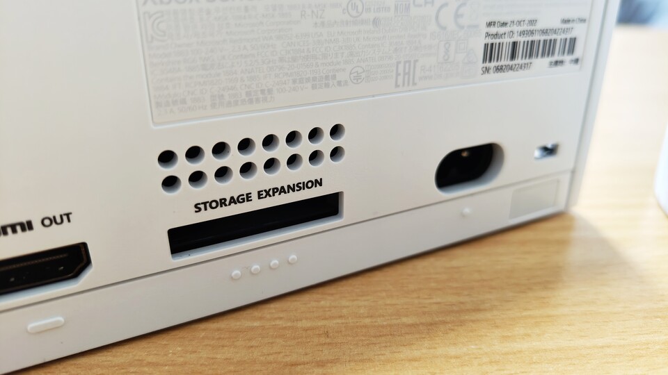 Das Prinzip ist eigentlich genial: Zum Erweitern des SSD-Speichers ist kein Aufschrauben nötig - wäre da nicht der hohe Preis der SSDs.