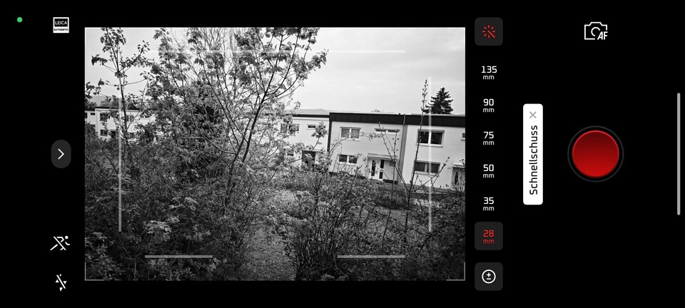 In diesem Modus wählt ihr zwischen klassischen Fotografie-Brennweiten und seht Sucherlinien, wie durch eine Leica-M-Kamera. (Bildquelle: Duy Linh DinhGameStar Tech)