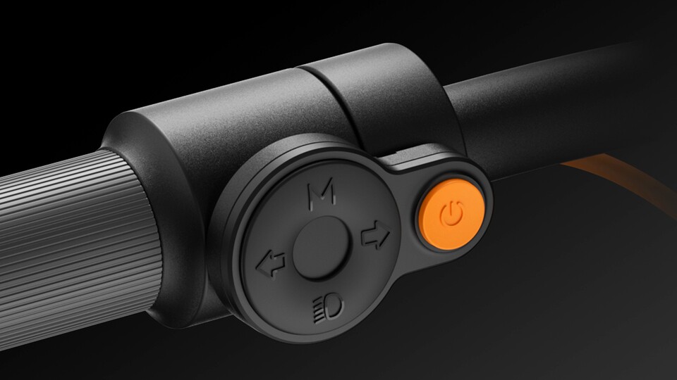 Auf dem Tastenfeld, mit dem ihr die Funktionen des Rollers kontrolliert, könnt ihr den Code eintippen, der den Roller auch ohne die App entsperrt.