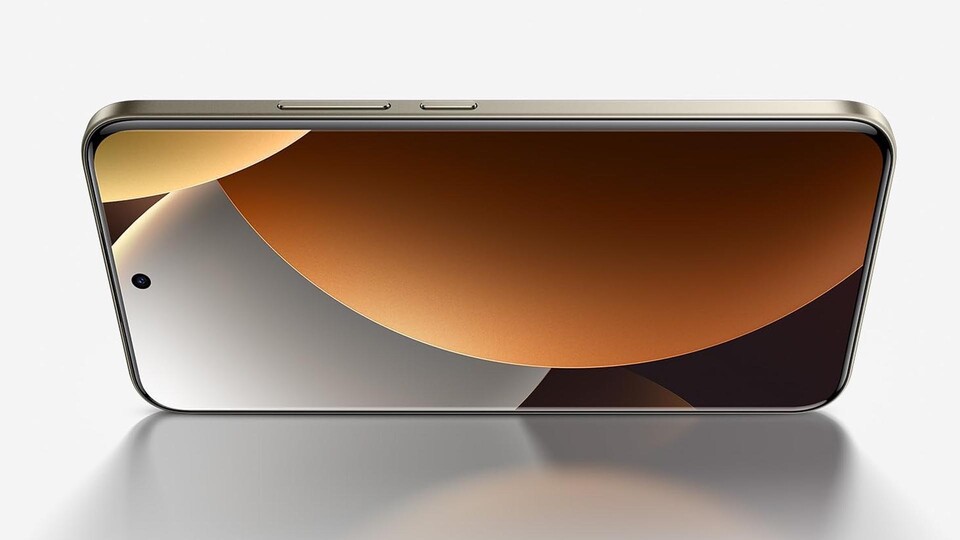 Brillant und extrem hell: Das 6,83 Zoll große Sunlight Eye-Care Display überzeugt selbst bei direkter Sonneneinstrahlung mit bis zu 3200 Nits.
