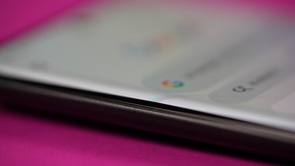 Blick von der Außenseite auf die Displaybiegung.