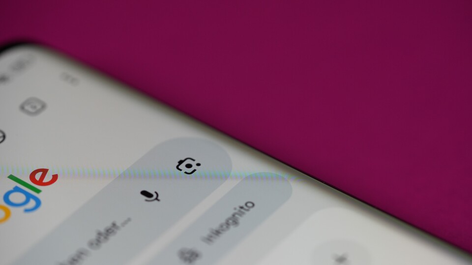 Blick von der Innenseite auf die Displaybiegung.