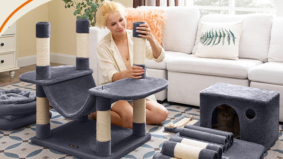 Kein Ingenieursstudium nötig: Dank der klaren Anleitung und markierter Einzelteile steht das Kletterparadies schneller, als eure Katze Miau sagen kann.