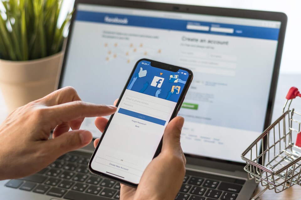 Auch Facebook wollte sich Yahoo einst einverleiben. (Quelle: Adobe Stock Chinnapong)