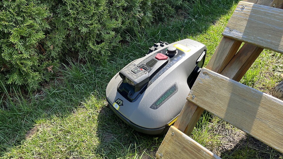 Enge Passagen? Kein Problem – der Yuka Mini 2 800 manövriert zielsicher durch bis zu 55 Zentimeter schmale Areale.