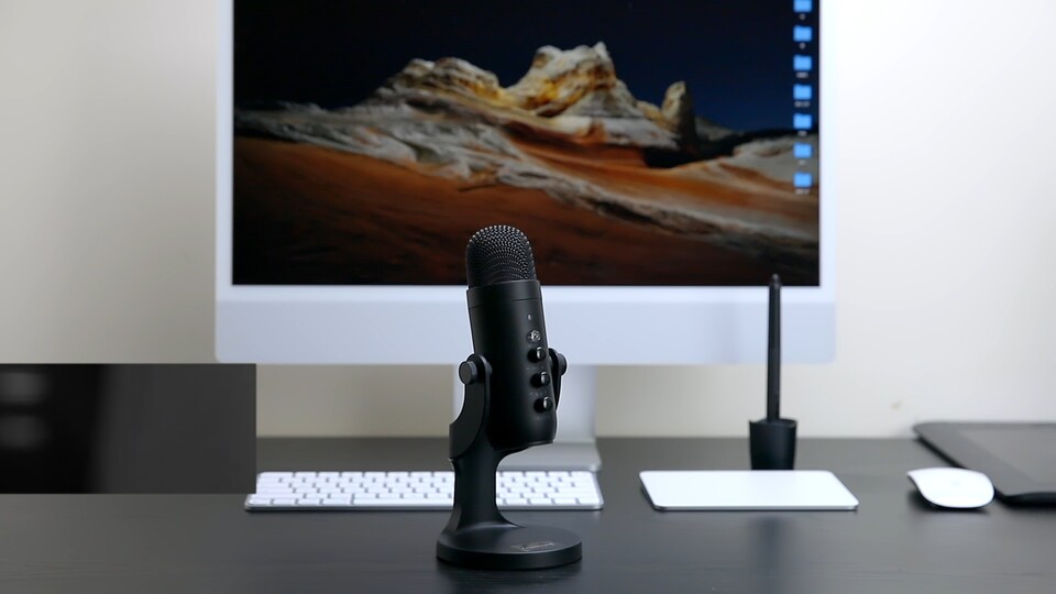 Ein externes Mikrofon, das per USB angeschlossen ist, ist deutlich klangstärker als viele Headsetmikrofone.