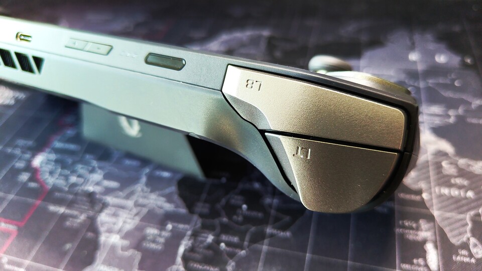 Die Trigger und Schultertasten machen einen guten Eindruck.